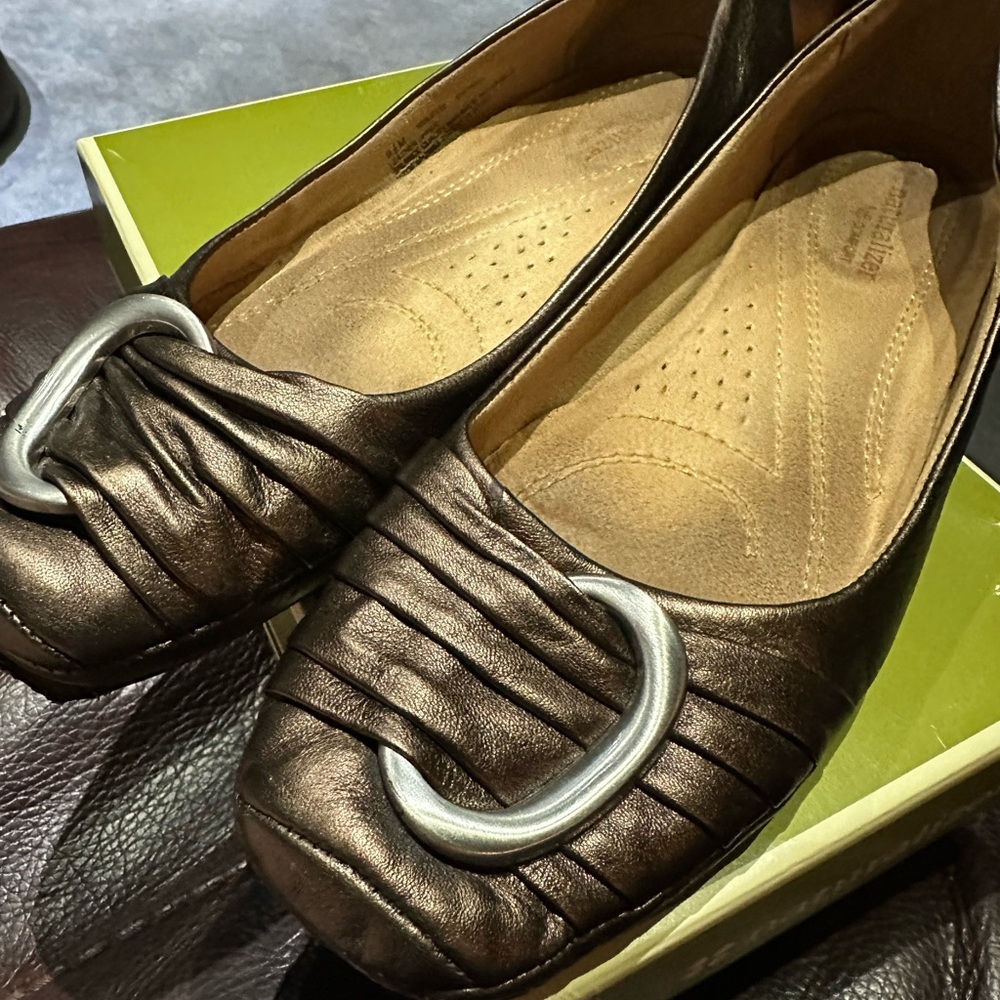 Naturalizer Bronze Flats Size 9.5 with Silver Accent